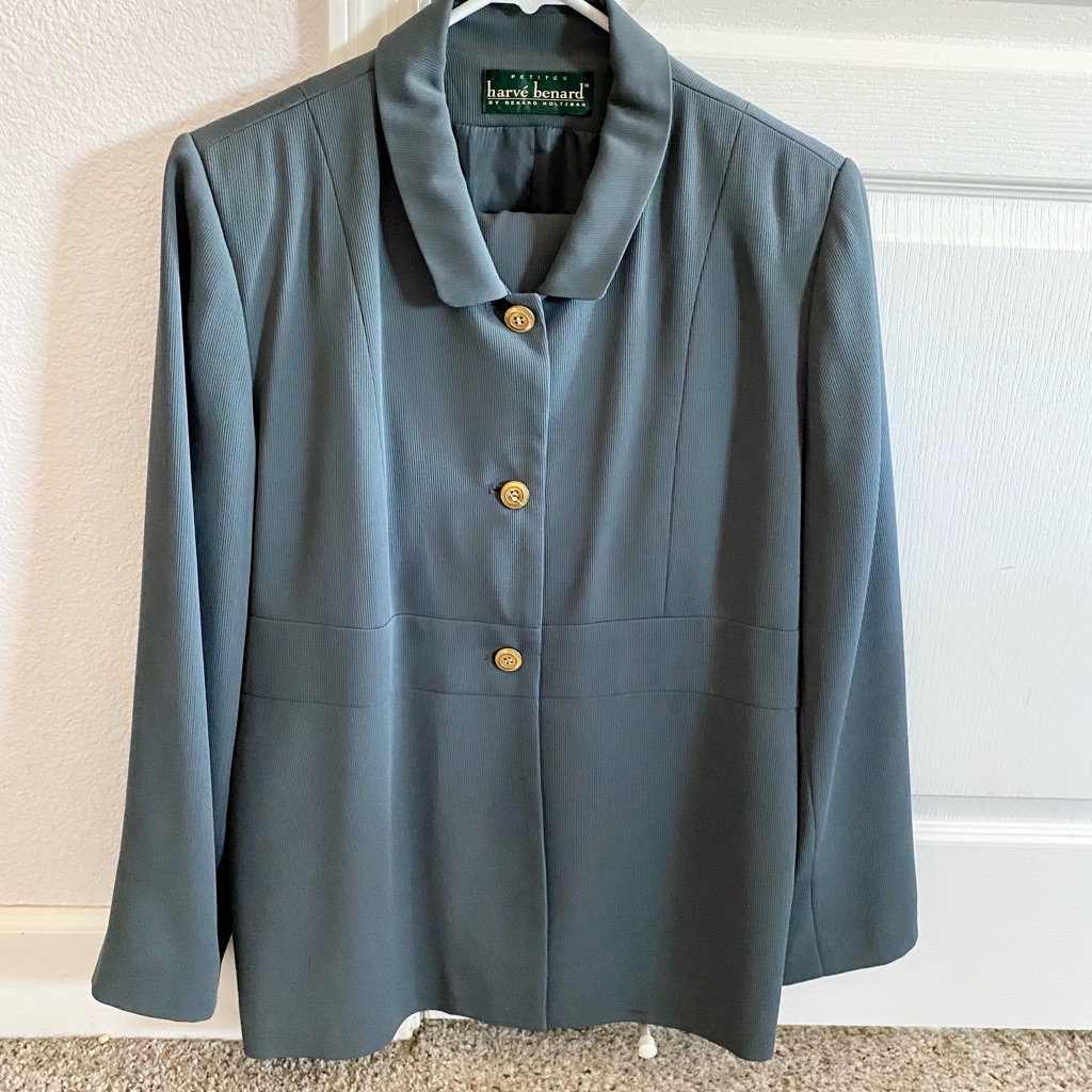 Two-Piece Gorgeous Vintage Suit Skirt/Jacket Set